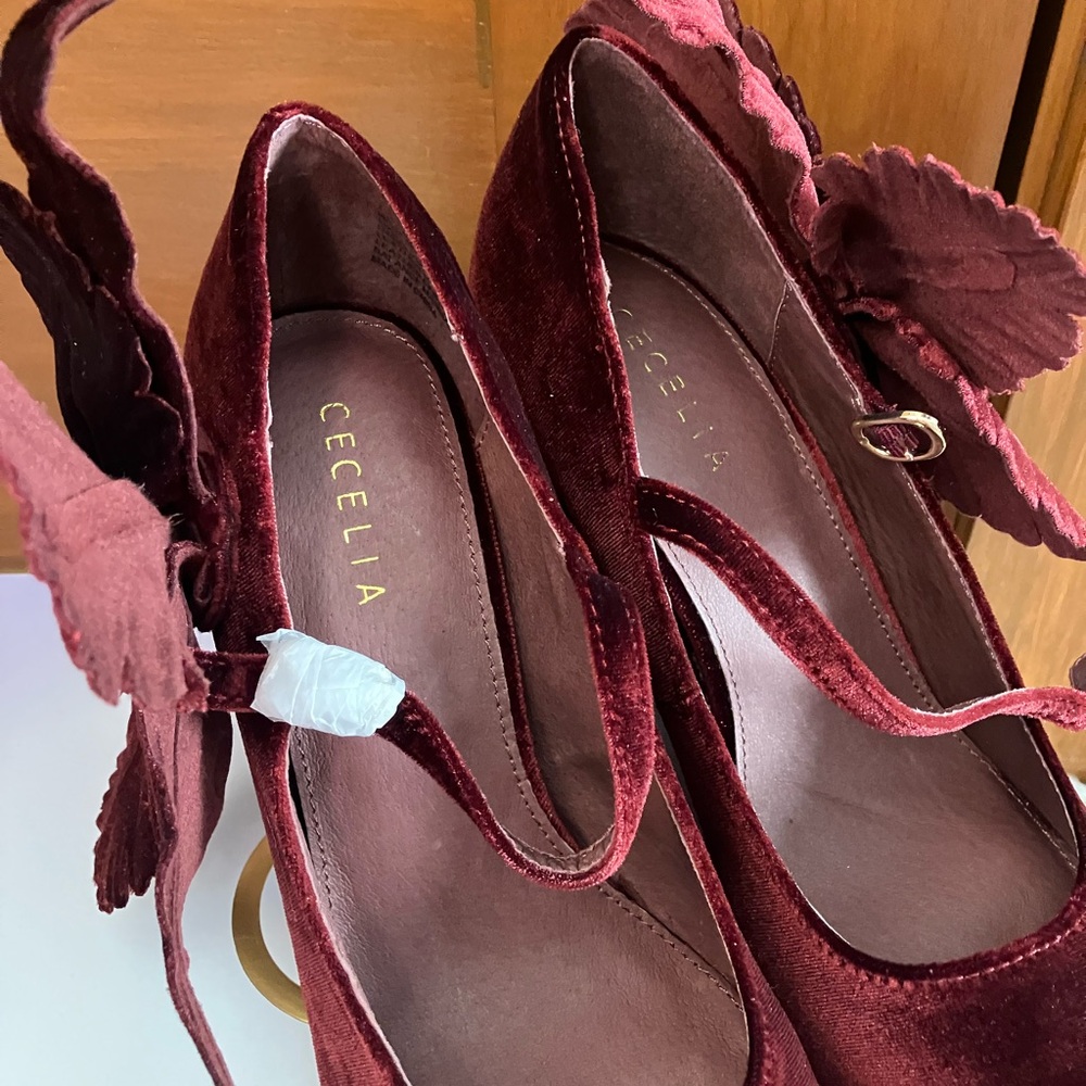 Cecelia New York Mislead maroon velvet block heel Mary Janes - Picture 6 of 10